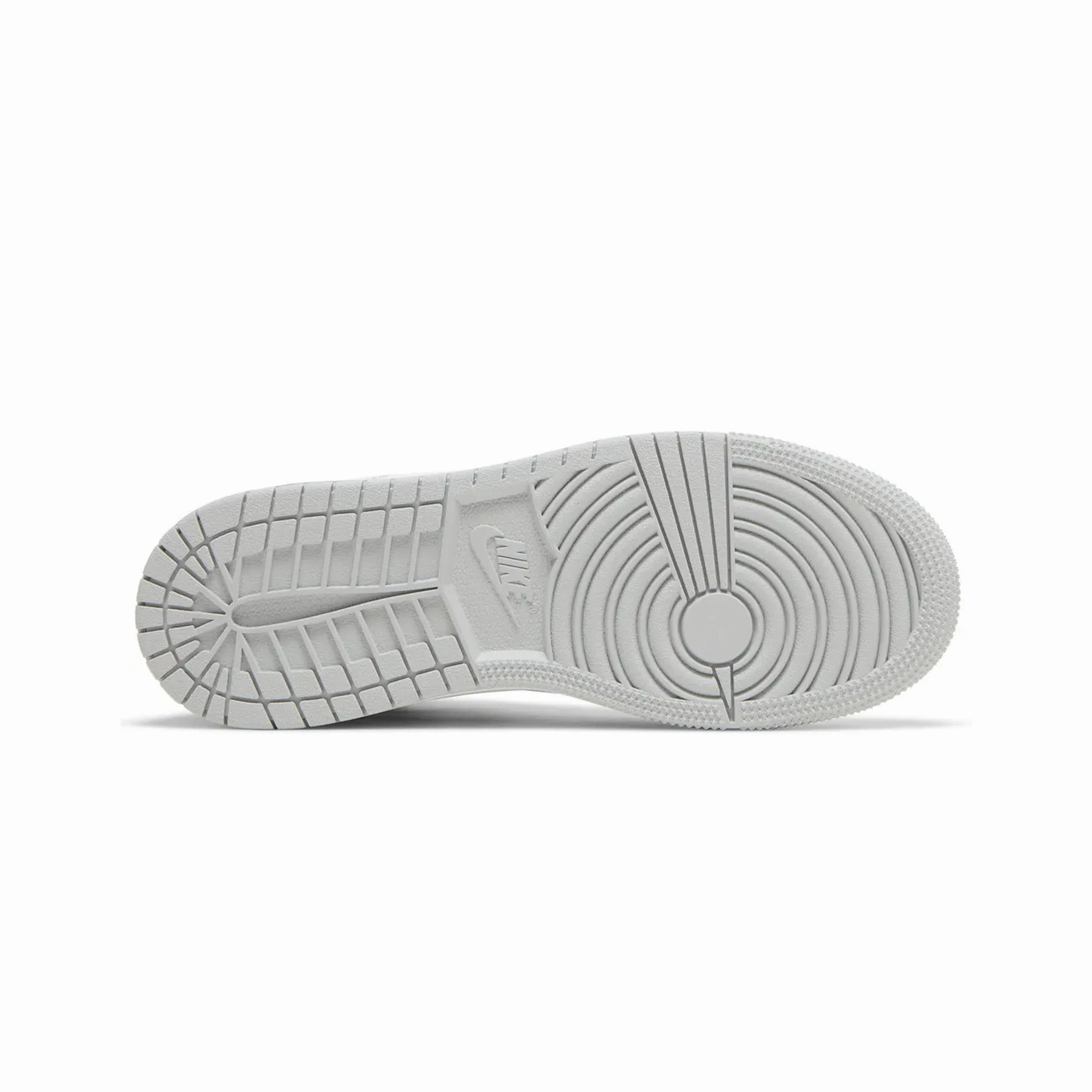 Air Jordan 1 Retro High OG 'Stage Haze' GS (2022)