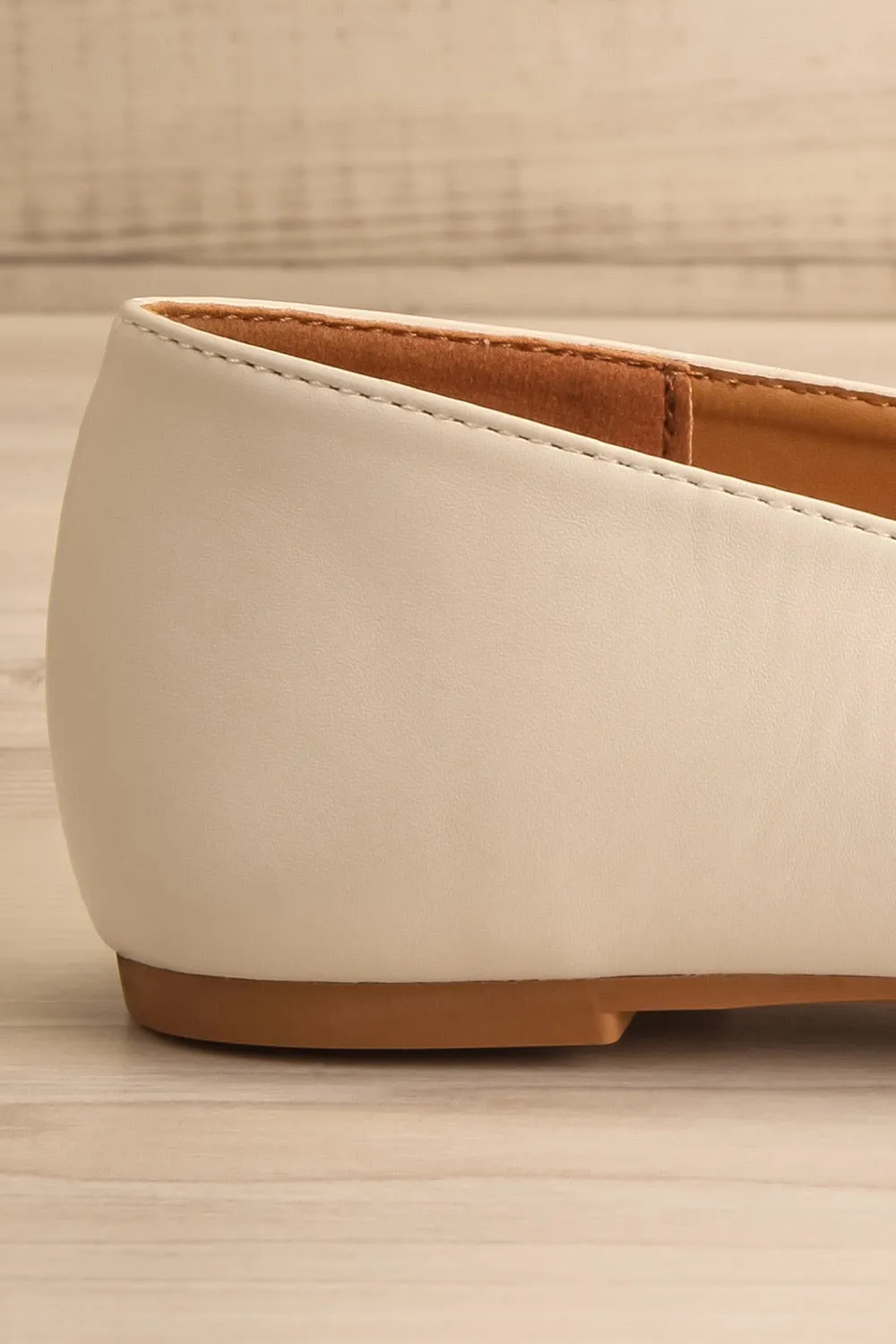 Dinteranthus Ivory | Pointed Faux-Leather Loafers