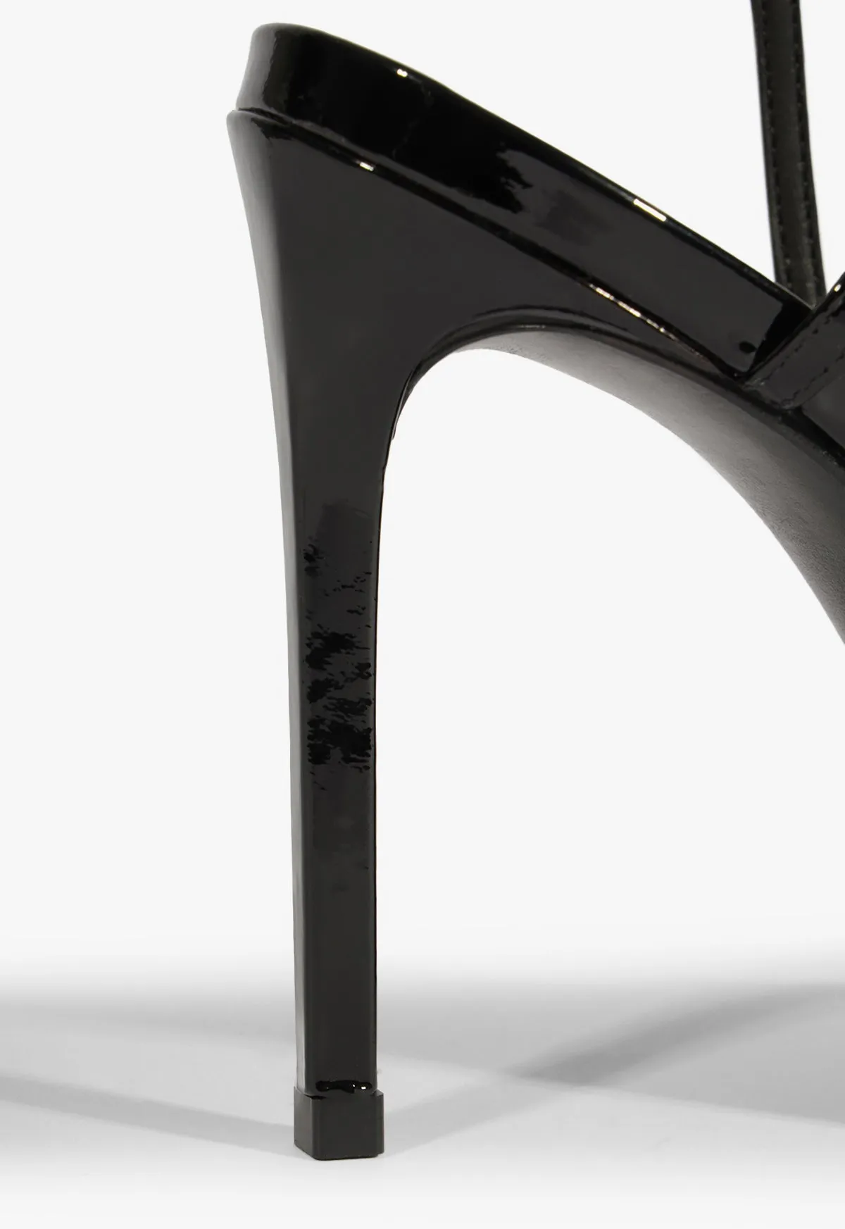 Inez Sandal