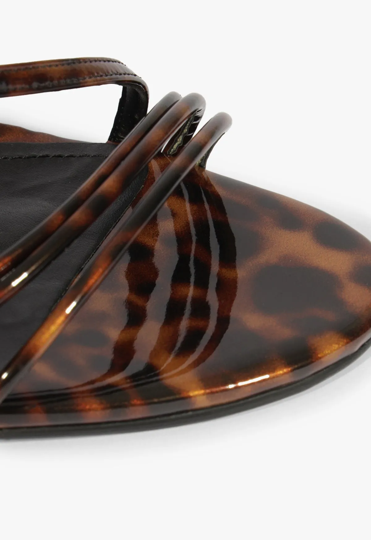 Inez Sandal
