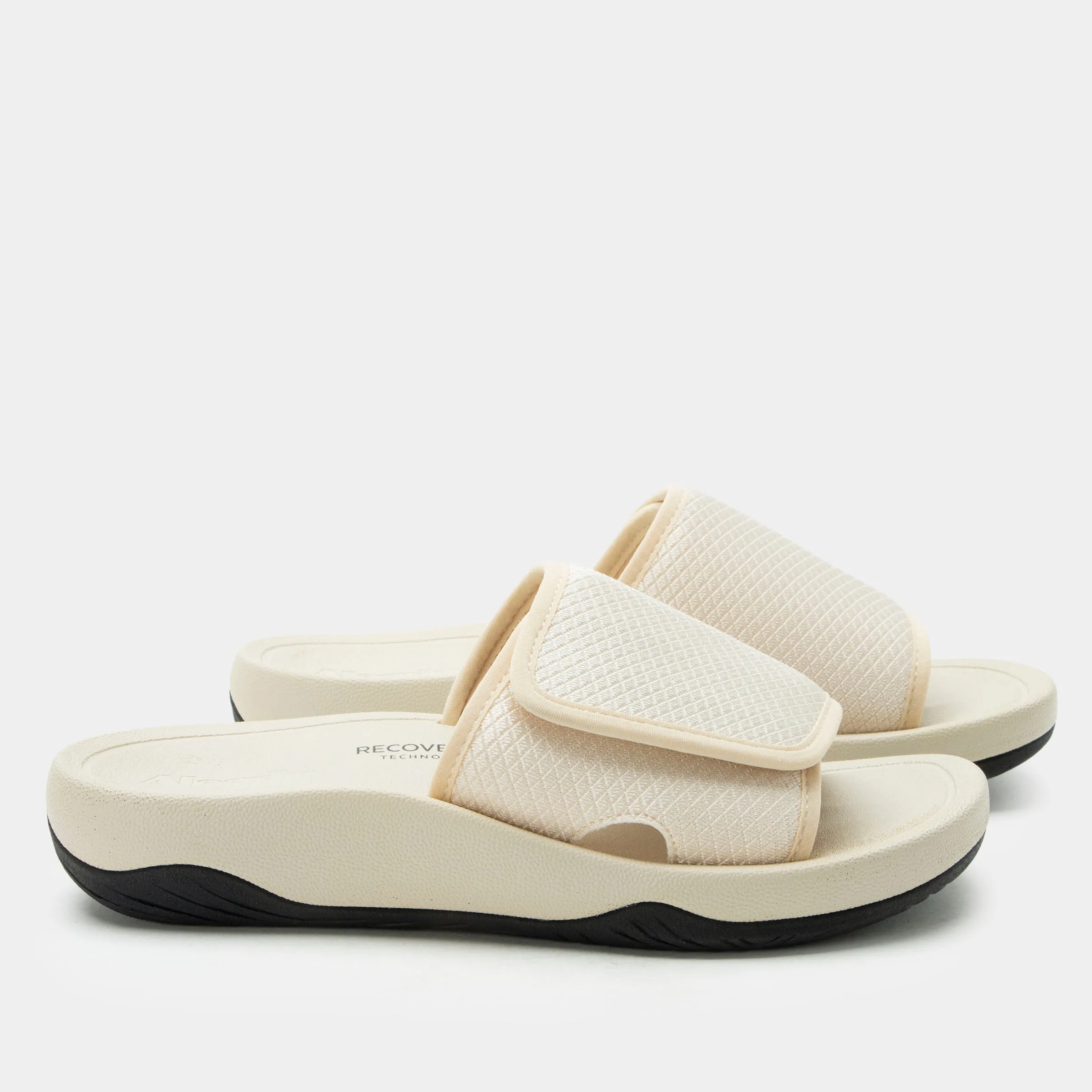 Ova8tion Beige Sandal
