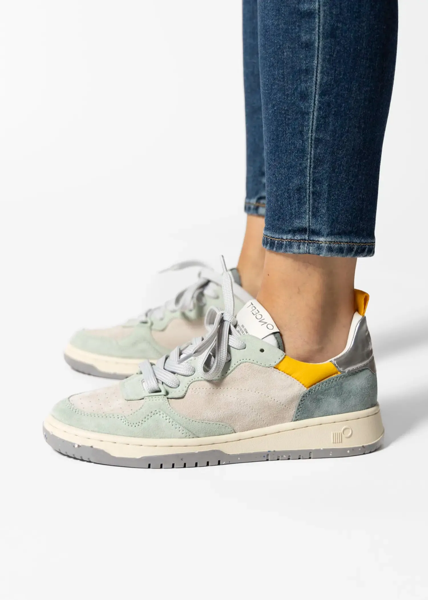 Phoenix Sneaker