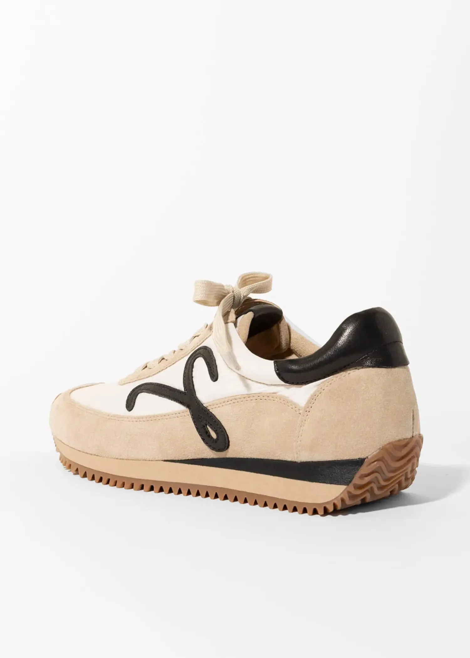 Queen Sneaker