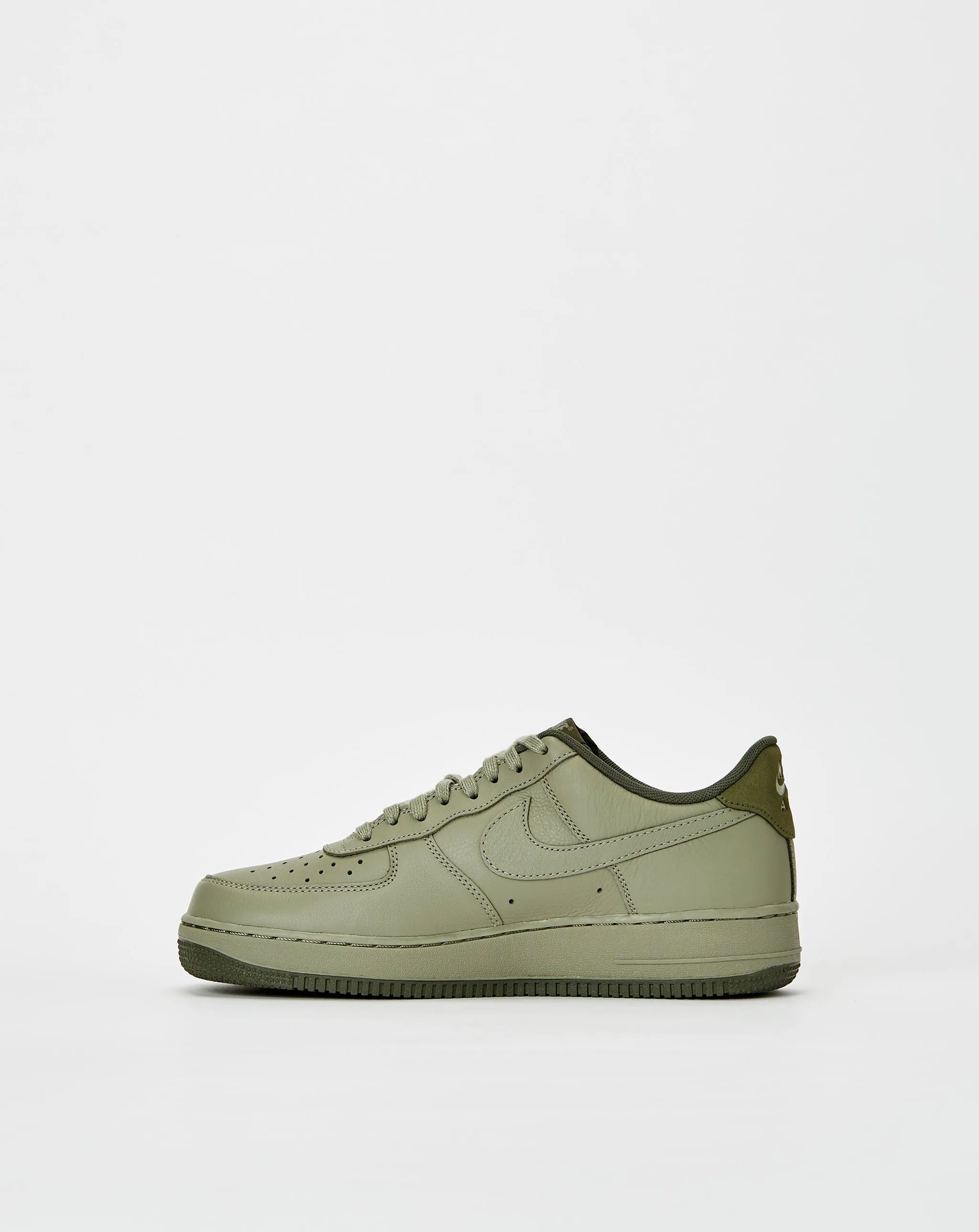 Shoes Nike Air Force 1 '07 LV8