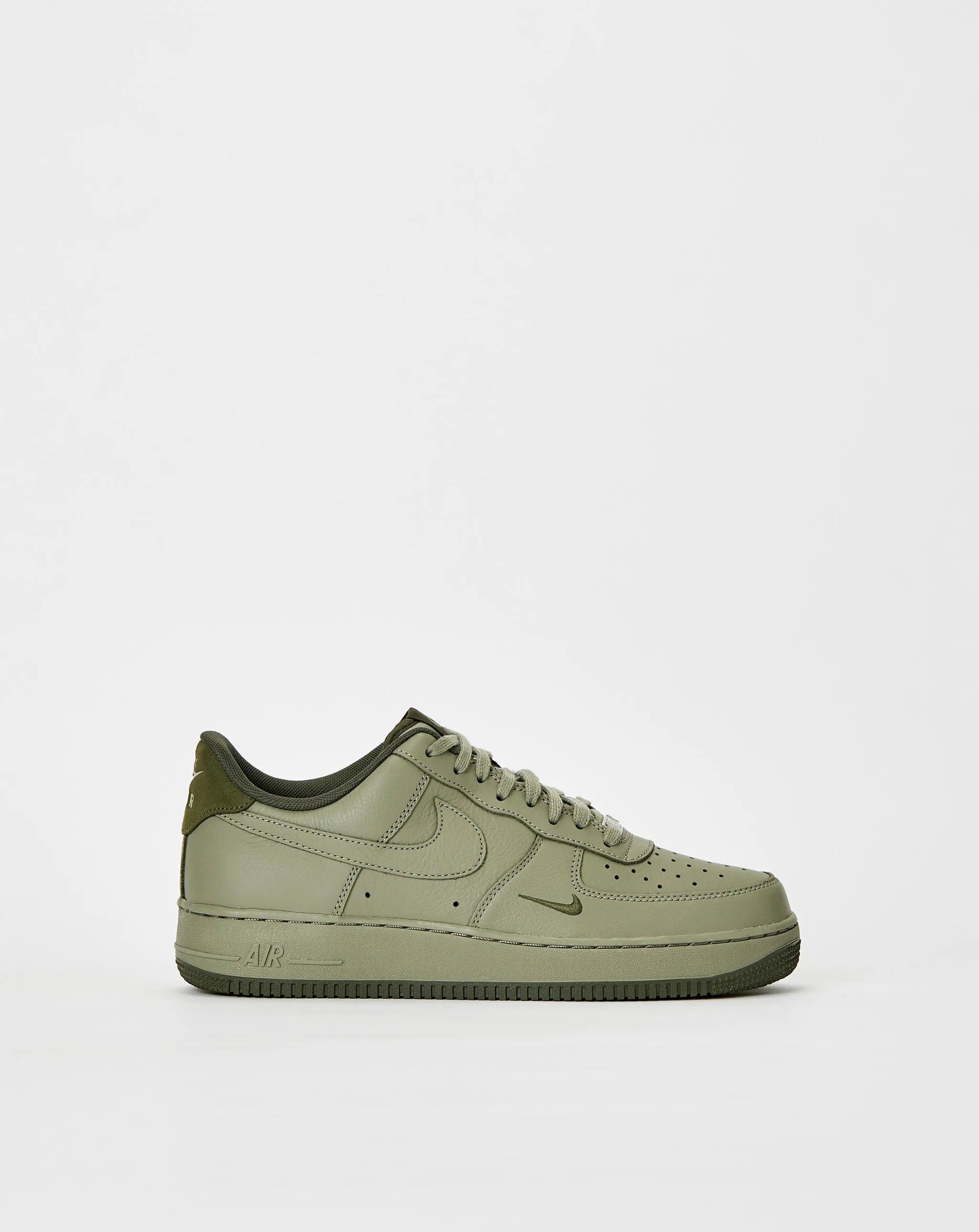 Shoes Nike Air Force 1 '07 LV8