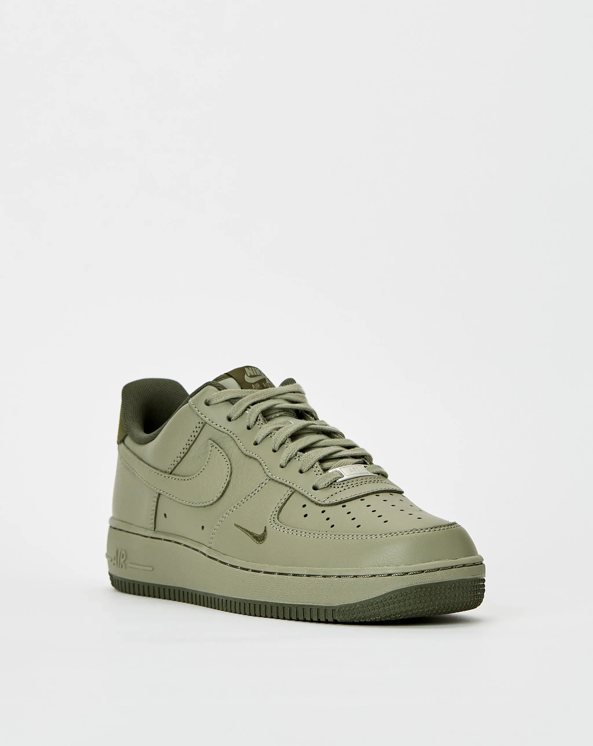 Shoes Nike Air Force 1 '07 LV8