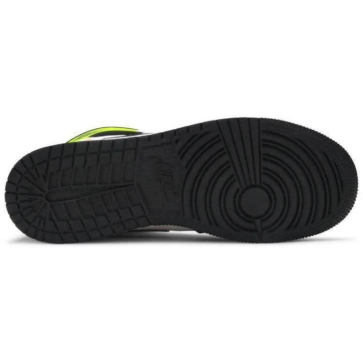 Shoes Nike Nike Air Jordan 1 Retro High OG GS 'Volt Gold'