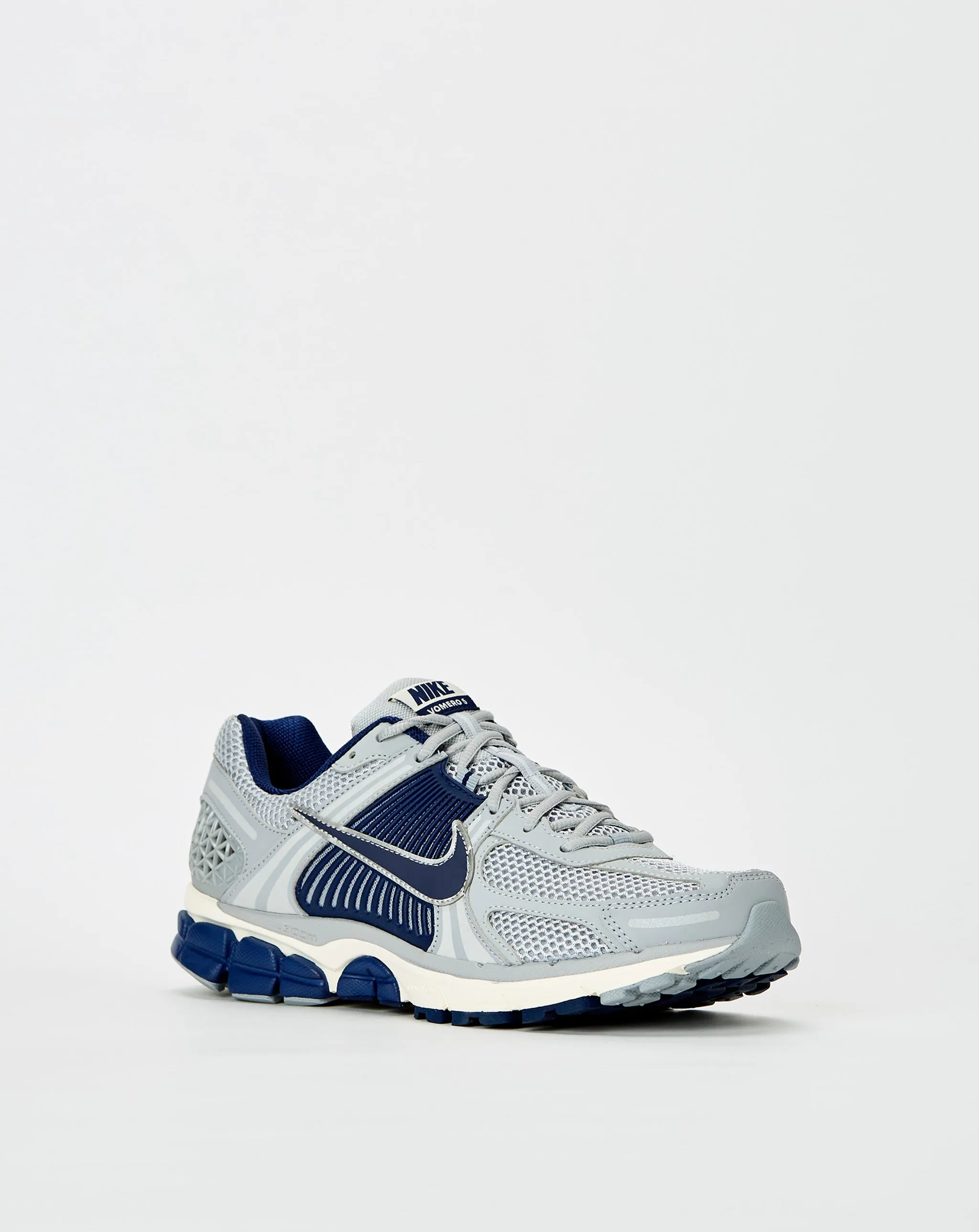 Shoes Nike Zoom Vomero 5