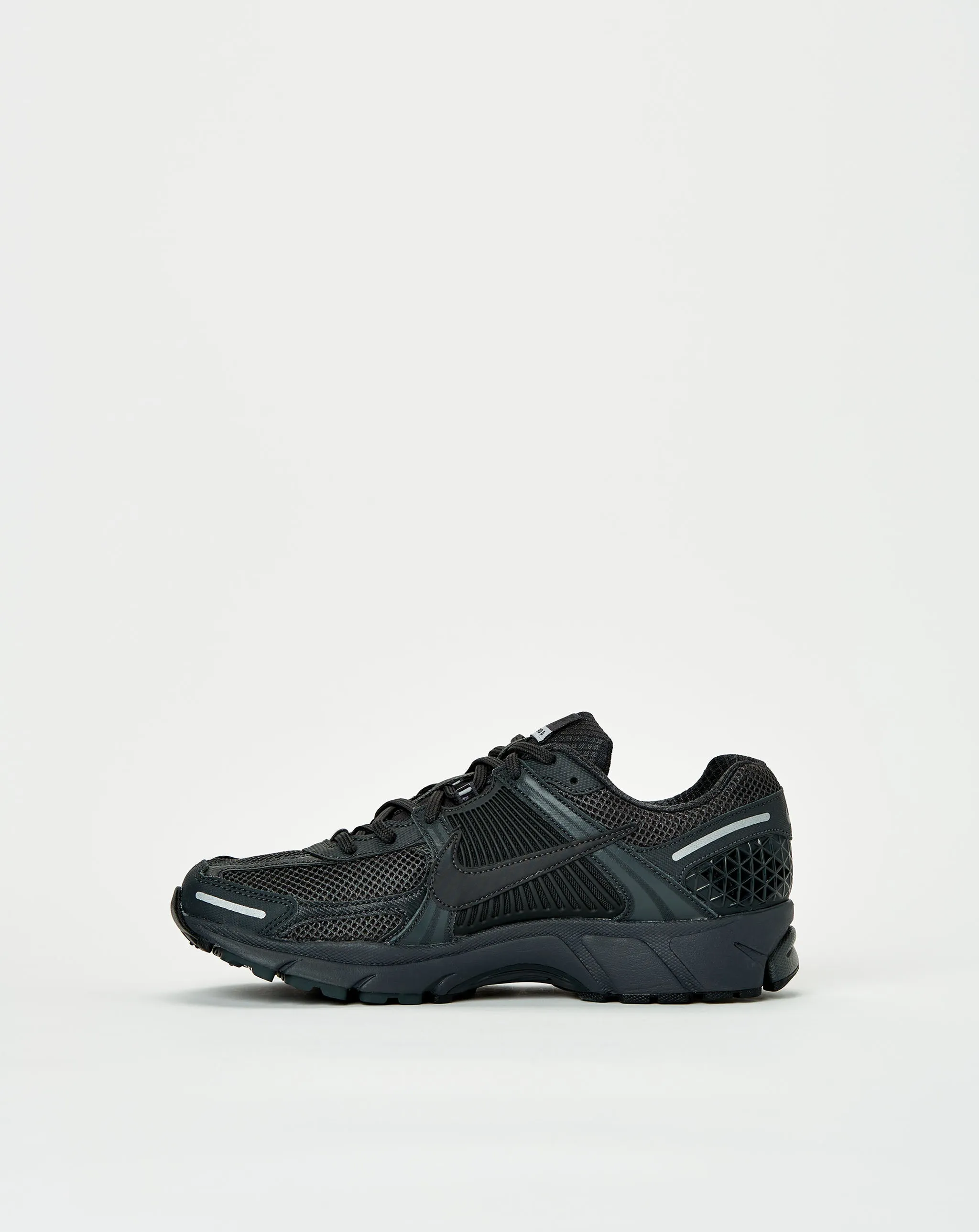Shoes Nike Zoom Vomero 5