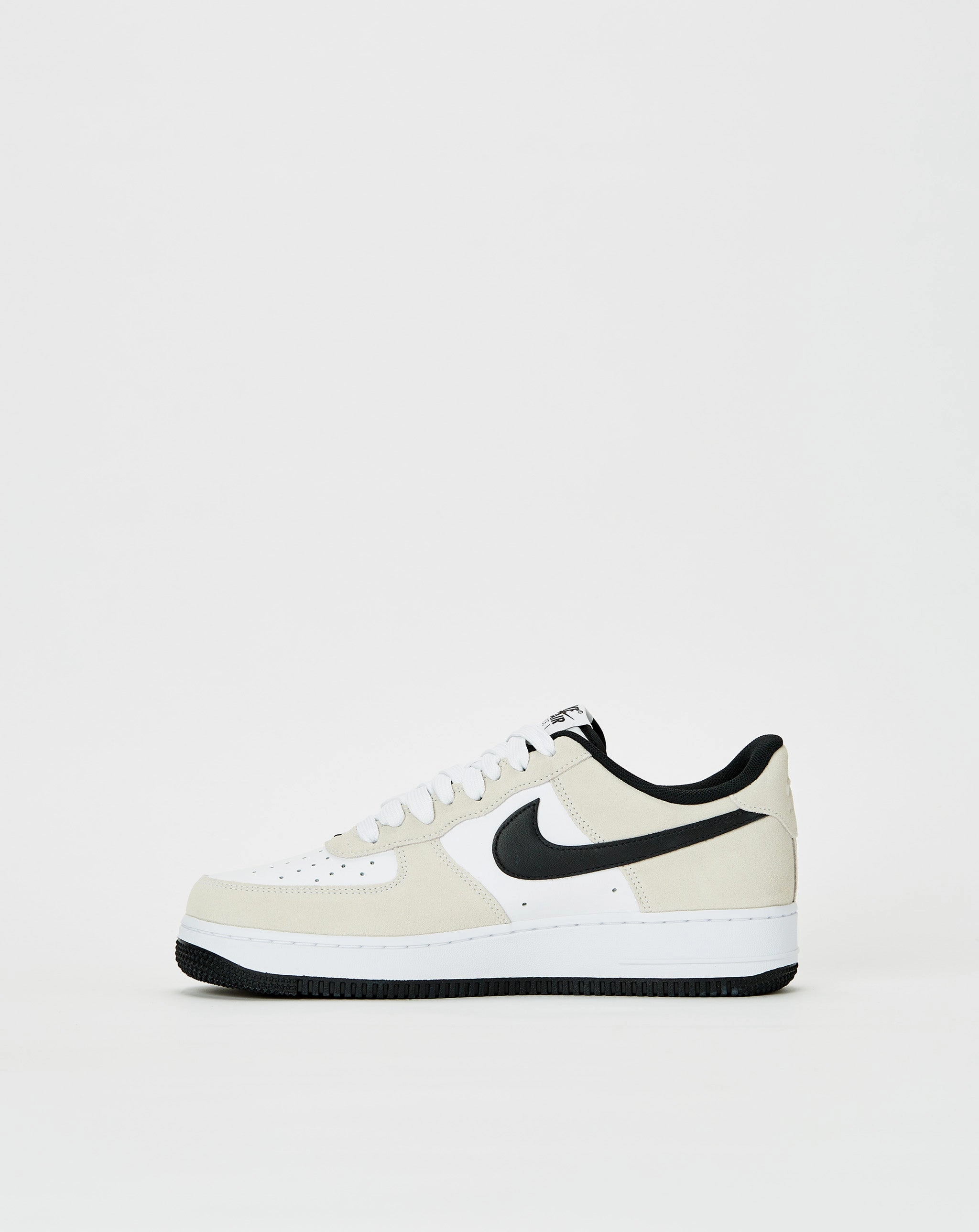 Shoes Nike Air Force 1 '07 LV8