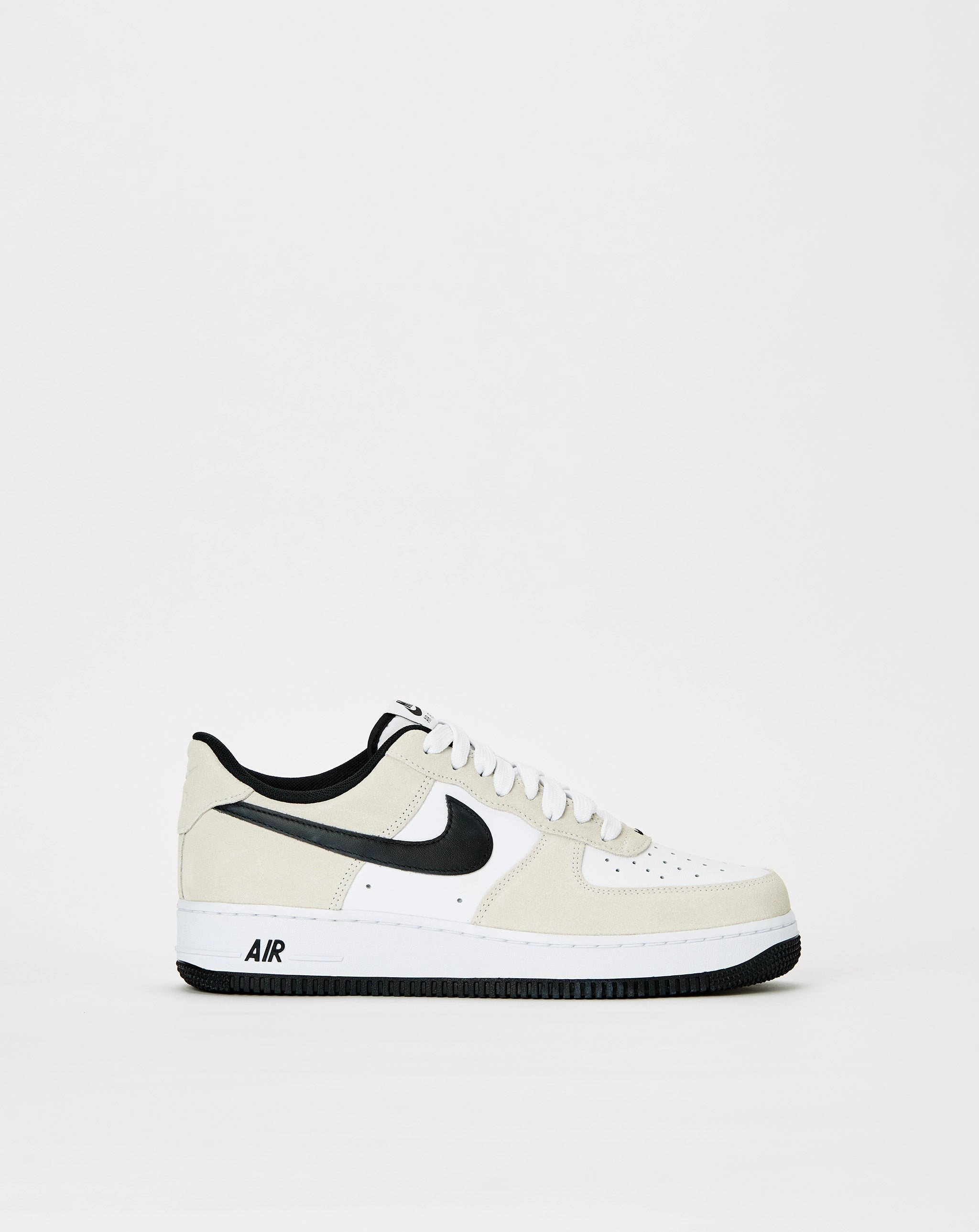 Shoes Nike Air Force 1 '07 LV8