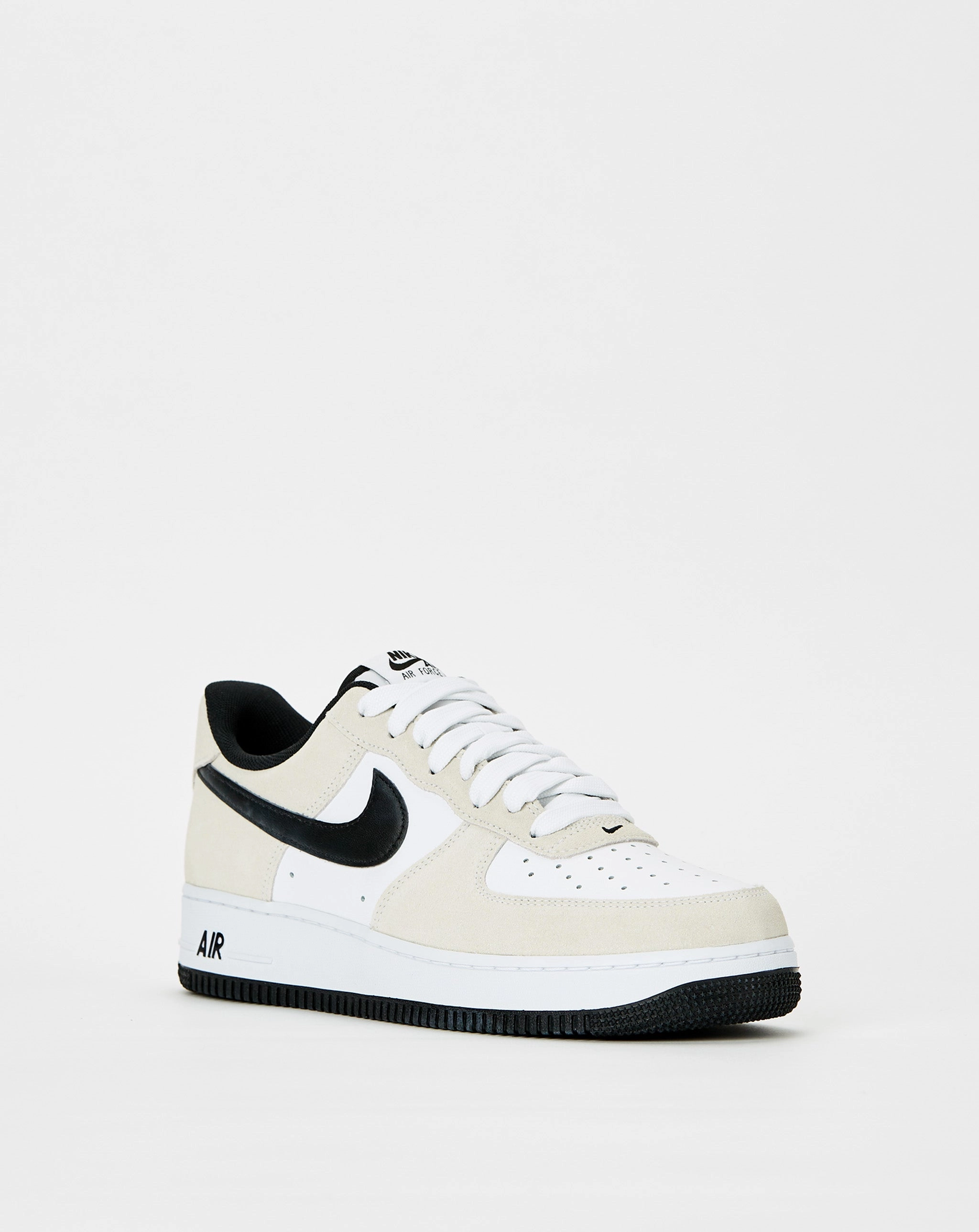Shoes Nike Air Force 1 '07 LV8