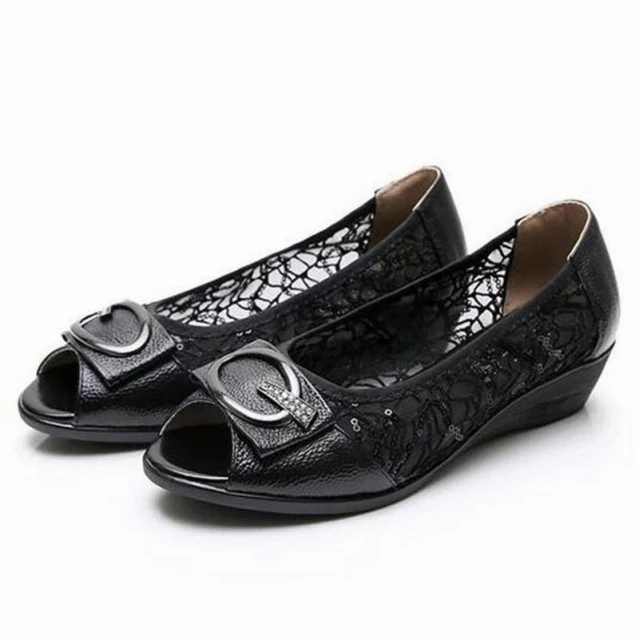 Victoria Women's Leather Sandal With Lace